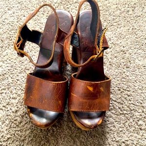 COPY - FREE BIRD CAYE size 7 wooden clogs